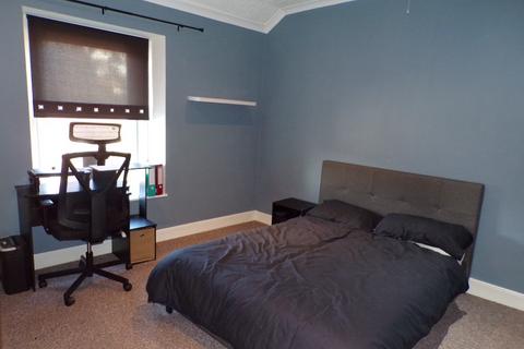 2 bedroom flat to rent, George Street, Dunoon, Argyll and Bute, PA23