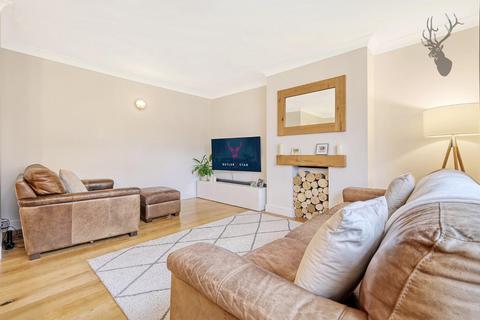 2 bedroom apartment for sale, Grange Close, Woodford Green