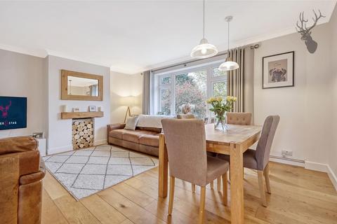2 bedroom apartment for sale, Grange Close, Woodford Green