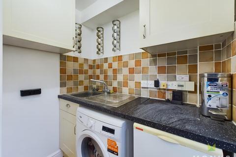 2 Ffordd Spoonley, Llansantffraid, SY22 6FB