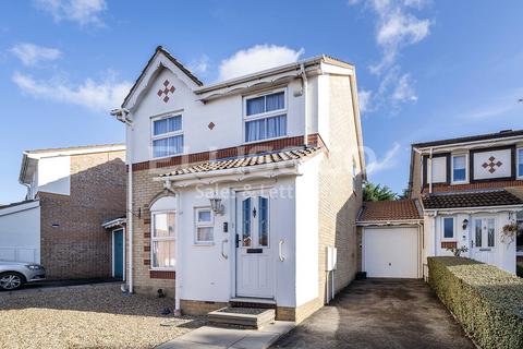 4 Burnham Close, London, NW7 2SE