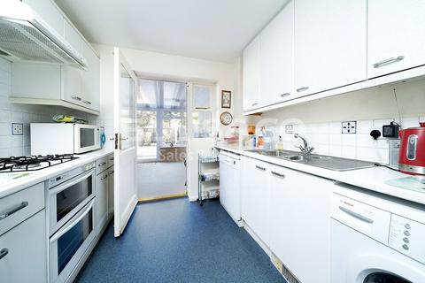 4 Burnham Close, London, NW7 2SE