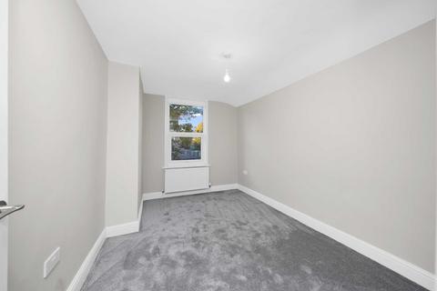 2 bedroom flat for sale - Burchell Road, Leyton, E10