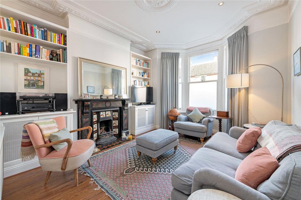 Marmion Road, SW11 2 bed apartment for sale £850,000