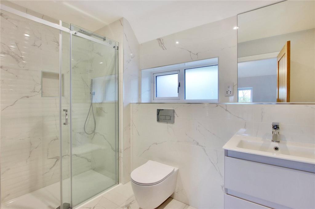 En Suite Shower Rm