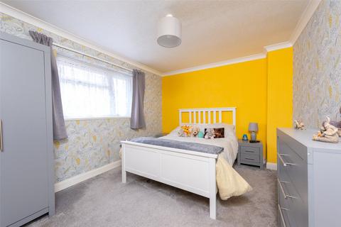 3 bedroom semi-detached house for sale, Elizabeth Drive, Fleet GU52