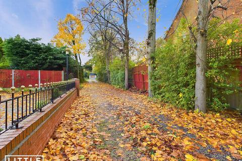 5 bedroom bungalow for sale, Bobbies Lane, Eccleston, WA10