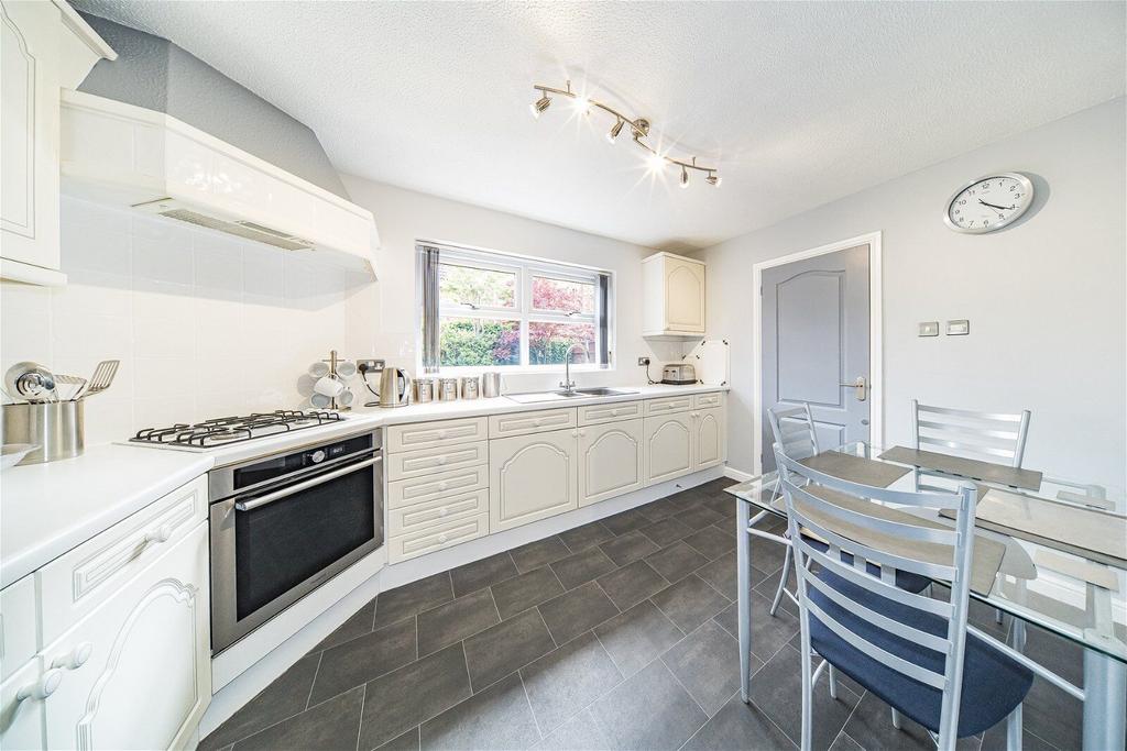 4-Brockhall-Close-18 1683789450583.jpg