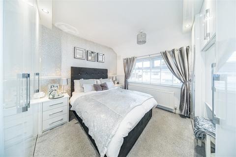 6 Beechwood Grove, Prescot, L35 5AX