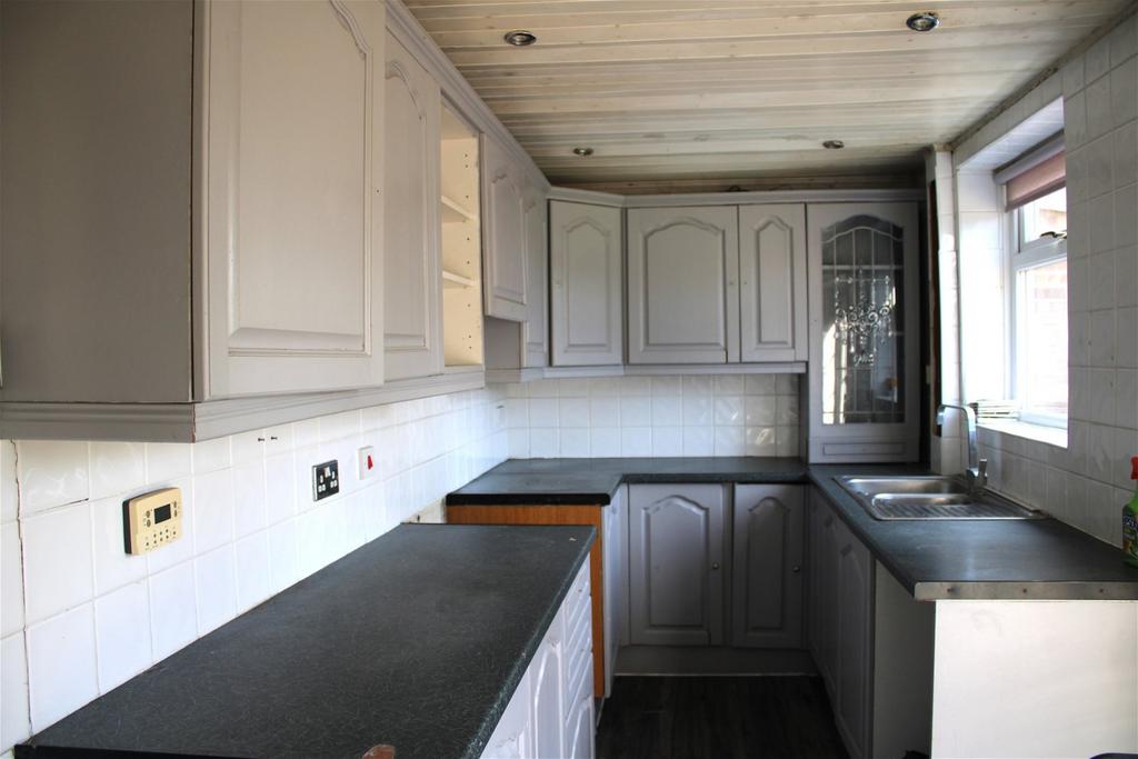 115 Page Moss Lane kitchen 1694185822921.jpg