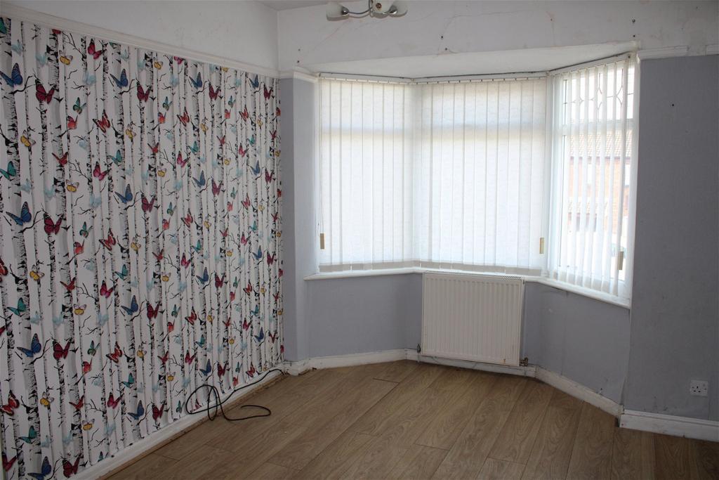 115 Page Moss Lane bedroom 1 1694185822919.jpg