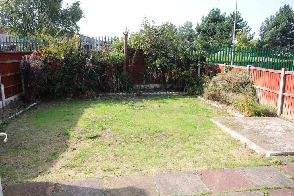 115 Page Moss Lane garden 1694185800249.jpg