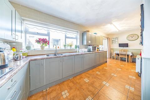 10 Derwent Avenue, Prescot, L34 2ST