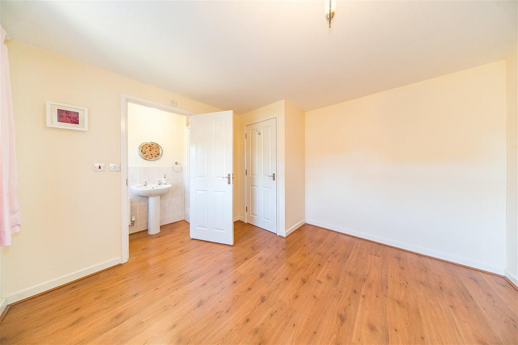 18-Berryedge-Crescent-23 1693984151446.jpg