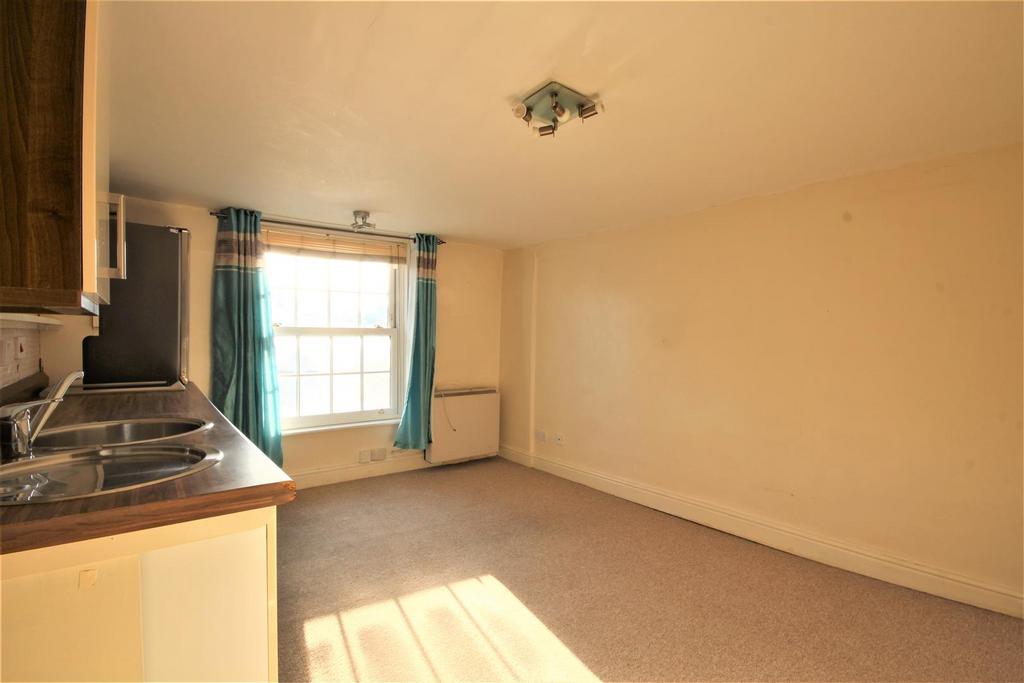Wallingford Street, Wantage OX12 1 bed flat to rent £875 pcm (£202 pw)
