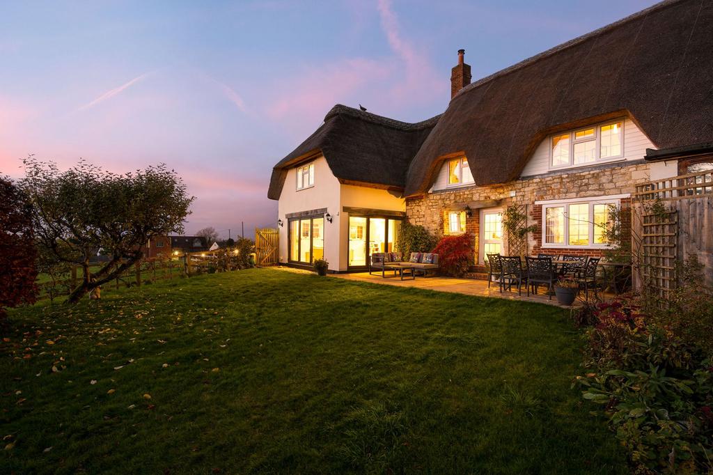 Kingstone Winslow, Swindon SN6 4 bed cottage for sale £875,000