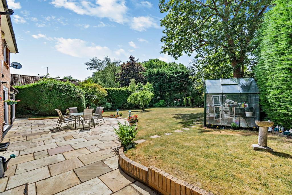 Waxwell Lane, Pinner, HA5 4 bed detached house for sale £1,600,000