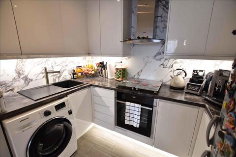 2 bedroom flat for sale, Wooldridge Close, Feltham, Middlesex, TW14