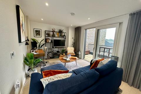 2 bedroom apartment for sale, at 21 Crest Buildings, 37 Wharf Road, London N1