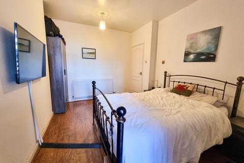 2 bedroom flat for sale, Mirador Crescent, Uplands, Swansea, City And County of Swansea.