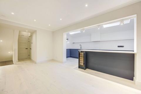 10b Salisbury Mews, London, SW6 7DS