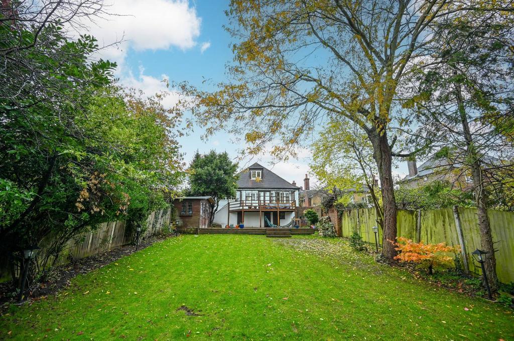 Delta Road, Worcester Park, KT4 2 bed bungalow - £900,000