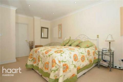 2 bedroom apartment for sale, Church Road, Stanmore
