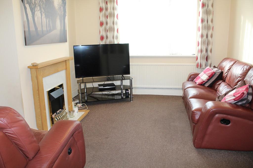 Brooke Street, Tibshelf, Alfreton, Derbyshire. DE55 5PX 3 bed terraced