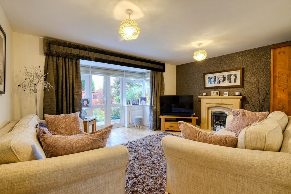 Padua Road, The Oakalls, Bromsgrove, B60 2SF 4 bed detached house for