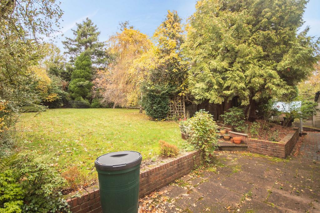 Park View Road, Pinner Hill, HA5 4 bed detached house for sale £1,250,000