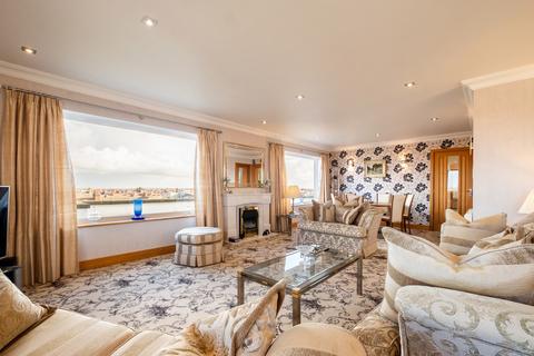 3 bedroom penthouse for sale, St. Annes Road West, Lytham St. Annes, FY8