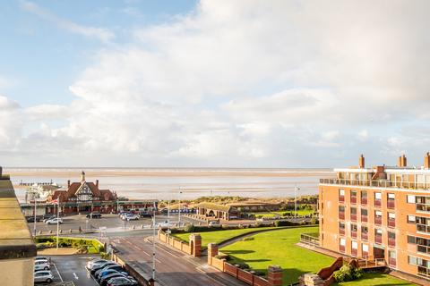 3 bedroom penthouse for sale, St. Annes Road West, Lytham St. Annes, FY8