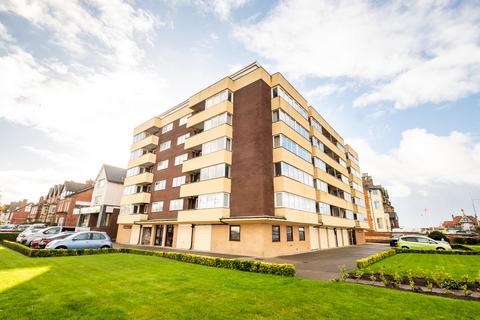 3 bedroom penthouse for sale, St. Annes Road West, Lytham St. Annes, FY8