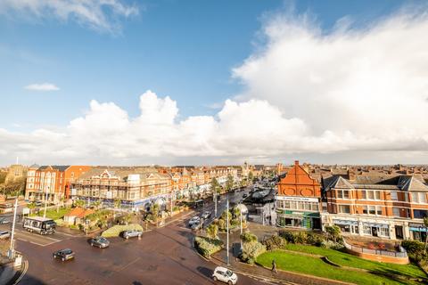 3 bedroom penthouse for sale, St. Annes Road West, Lytham St. Annes, FY8