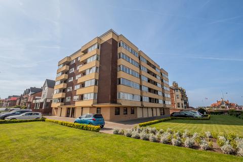 St. Annes Road West, Lytham St. Annes, FY8