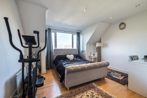 7 bedroom semi-detached house for sale, Chatsworth road,  NW2,  NW2