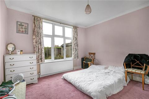3 bedroom bungalow for sale - Fordbridge Road, Sunbury-on-Thames, Surrey, TW16