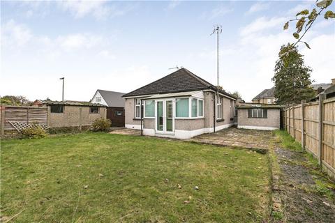 3 bedroom bungalow for sale - Fordbridge Road, Sunbury-on-Thames, Surrey, TW16