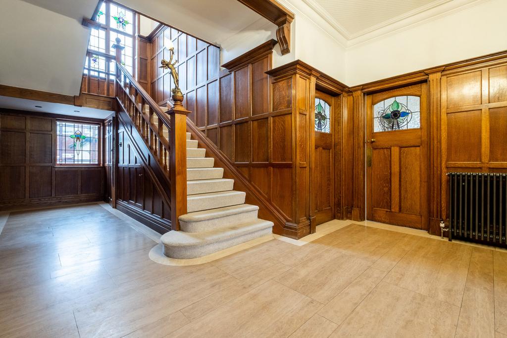 Riley Avenue, Lytham St. Annes, FY8 5 bed detached house for sale £