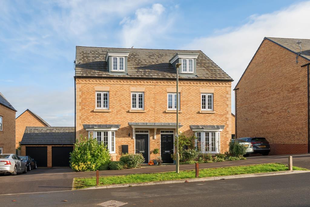 Skylark Way, Witney, OX28 3 bed semidetached house for sale £435,000