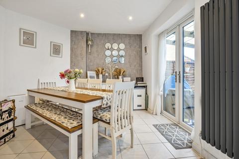 101 Grange Road, Guildford, GU2 9QD