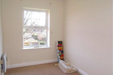 2 bedroom apartment to rent, Kensington Place, Lancashire OL16