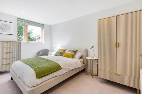 3f Tynemouth Road, London, N15 4AT