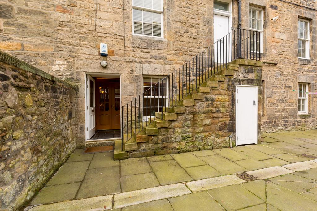 Cumberland Street North West Lane, New Town, Edinburgh, EH3 2 bed