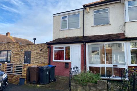 1a Robinhood Close, Mitcham, CR4 1JN
