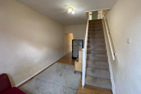 1a Robinhood Close, Mitcham, CR4 1JN
