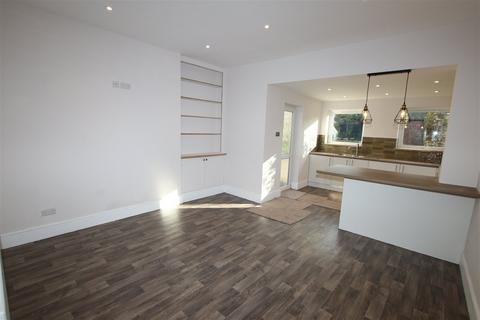 220 Green Road, Penistone, Sheffield, S36 6BG