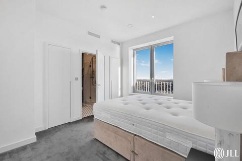 3 bedroom flat to rent, Serapis House, London E14