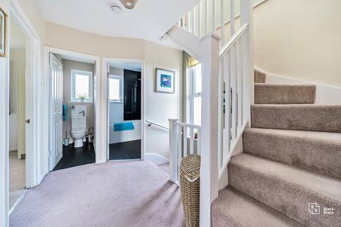 7 Cedar Close, Bromley, BR2 8PR