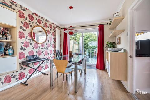 7 Cedar Close, Bromley, BR2 8PR